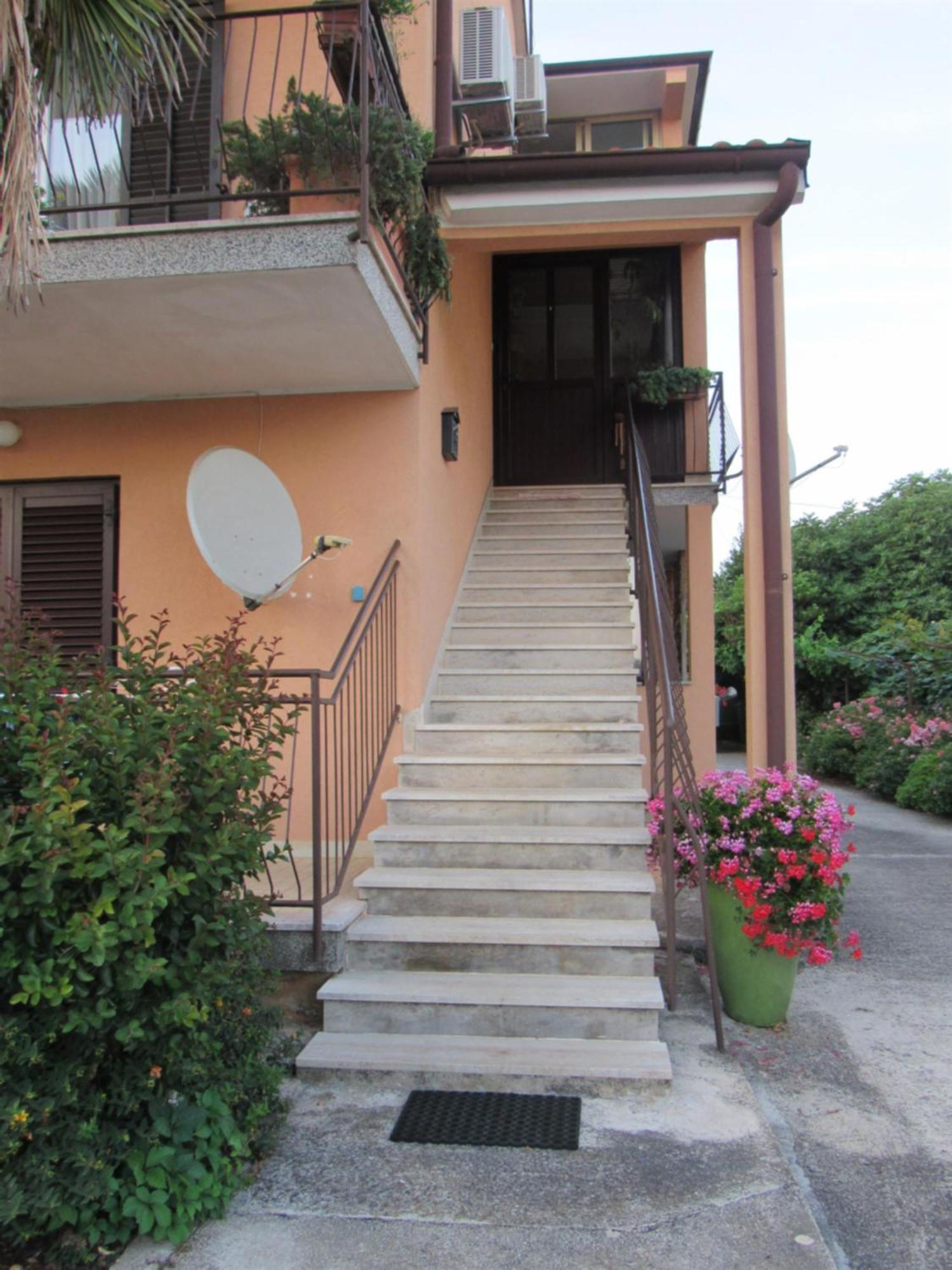 אומאג Apartment Gaudeamus מראה חיצוני תמונה